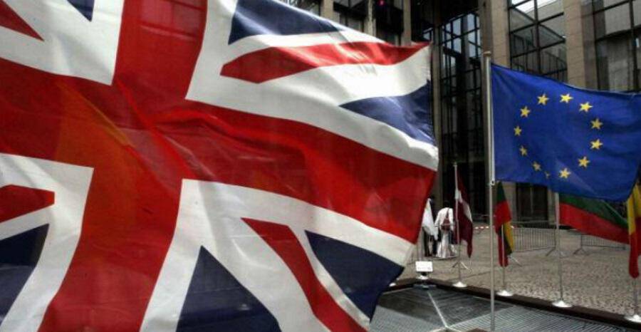Brexit: Ο Μπόρις Τζόνσον αποδέχθηκε τη νέα παράταση