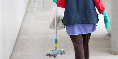 Δεν θα αφαιρεθεί ούτε μέρα από το ασφαλιστικό της καθαρίστριας στο Βόλο