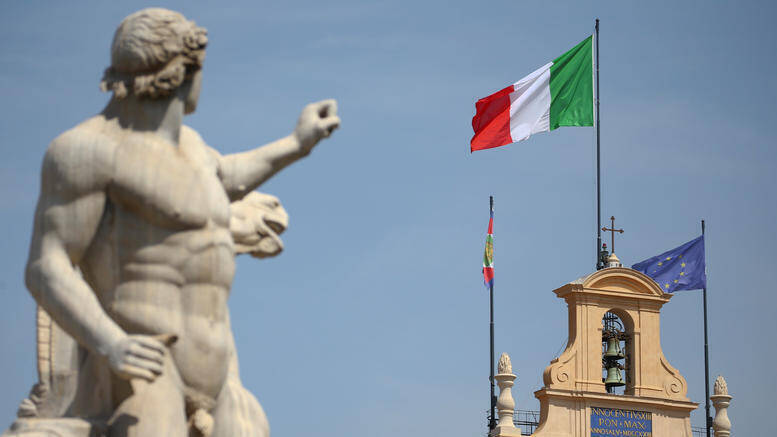 Οι Ιταλοί στις κάλπες με σκιές και φήμες για «ρωσικά ρούβλια»