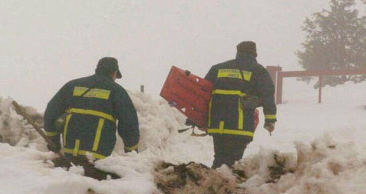 Κρήτη: Ζευγάρι εγκλωβίστηκε στα χιόνια – Επιχείρηση από την 3η ΕΜΑΚ