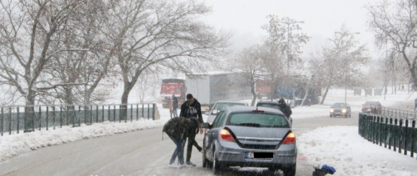 Δυτική Μακεδονία: Σε ποιες περιοχές τα οχήματα χρειάζονται αντιολισθητικές αλυσίδες