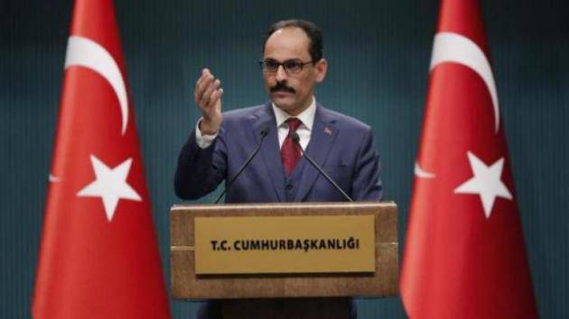 «Δεν θα δεχτούμε τετελεσμένα» λέει ο εκπρόσωπος του Ερντογάν λίγο πριν την επίσκεψη Τσίπρα