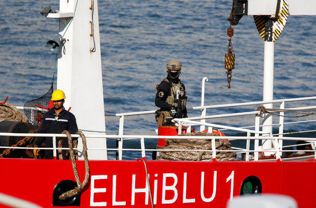 Στη Βαλέτα έφτασε το δεξαμενόπλοιο Elhiblu 1 που είχαν καταλάβει μετανάστες
