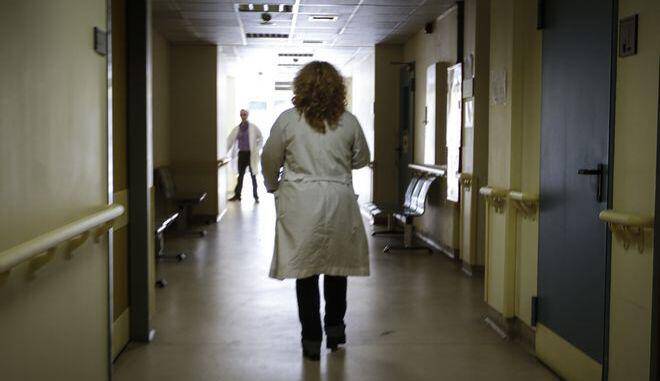 Σοκ στην Κρήτη: 52χρονος έστειλε την κόρη του στο νοσοκομείο για ένα sms