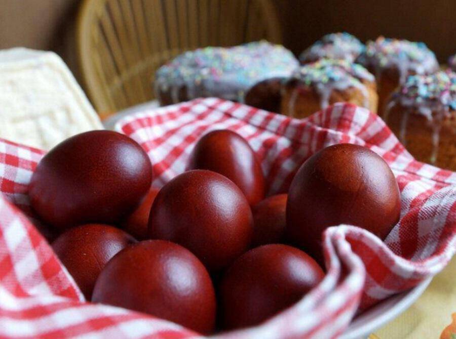 Τελικά πόσο διαρκούν εκτός ψυγείου τα πασχαλινά αυγά;