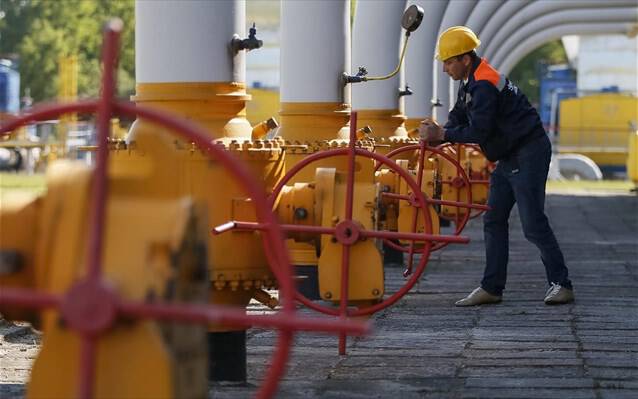 Ρωσία: Επιπλέον περικοπές στις εξαγωγές πετρελαίου τον Δεκέμβριο