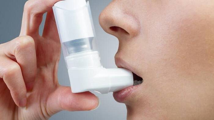 Κορονοϊος και άσθμα: Τεράστια προσοχή σε αυτό το σύμπτωμα