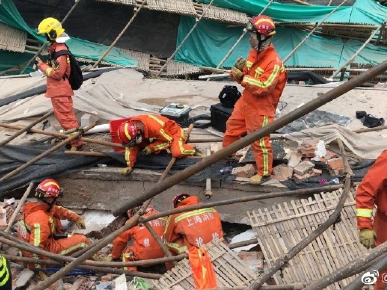 Τουλάχιστον δέκα εγκλωβισμένοι σε κτίριο που κατέρρευσε στην Σανγκάη