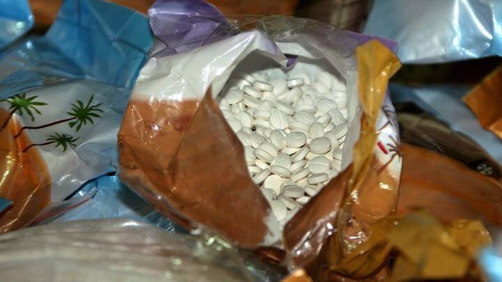 Περισσότερα από 1,4 εκατ. χάπια του “ναρκωτικού των τζιχαντιστών” εντοπίστηκαν στον Πειραιά