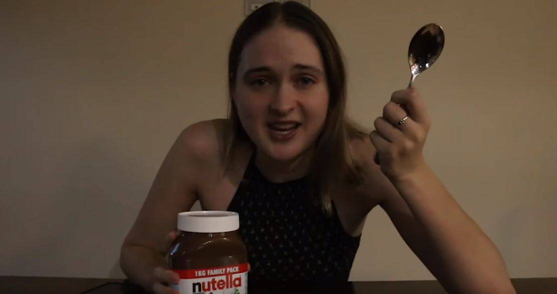 Μια κοπέλα έφαγε 1 κιλό nutella χωρίς να πιει νερό!
