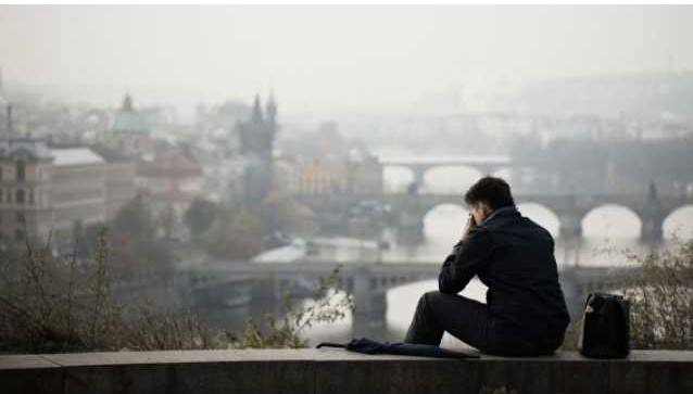 Μοναξιά: Πιο μοναχικοί οι 25άρηδες από τους 60άρηδες