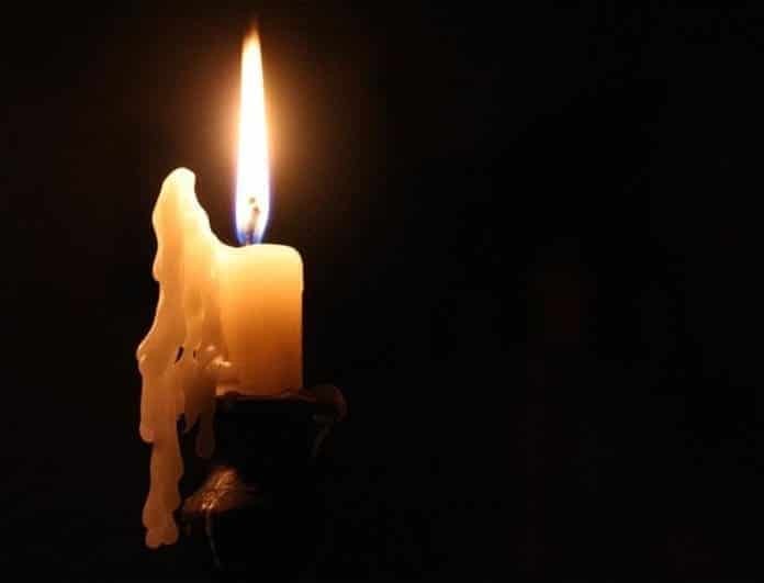 Εκδήλωση στο Σύνταγμα με κερί στο χέρι στη μνήμη των θυμάτων της Χρυσής Αυγής