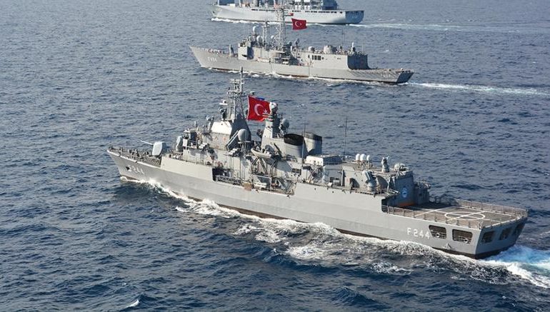 Τουρκικό υπουργείο Άμυνας: Πολεμικά πλοία και αεροσκάφη συνοδεύουν «Γιαβούζ», «Φατίχ» και «Μπαρμπαρός»