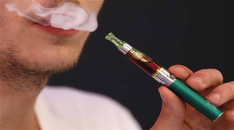 ΠΟΥ: «Καμπανάκι» για το ηλεκτρονικό τσιγάρο- Επικίνδυνες οι συσκευές εισπνοής νικοτίνης
