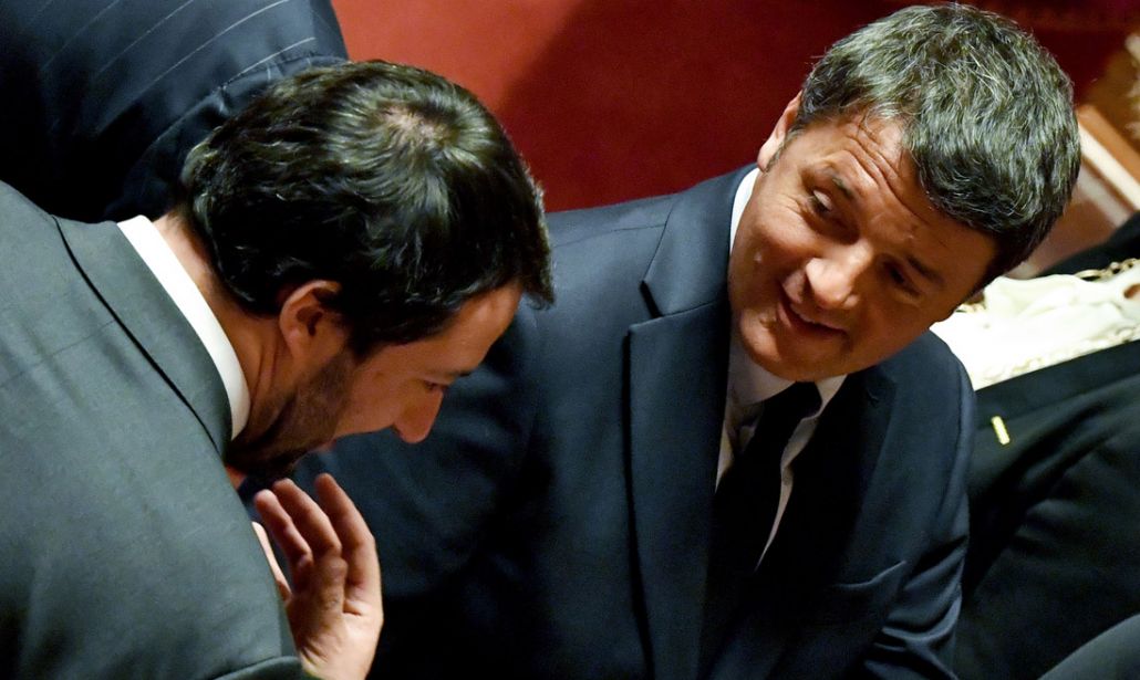 Ο Matteo Salvini υφίσταται πλήγμα για τις πρόωρες εκλογές στην Ιταλία (vids&pic)