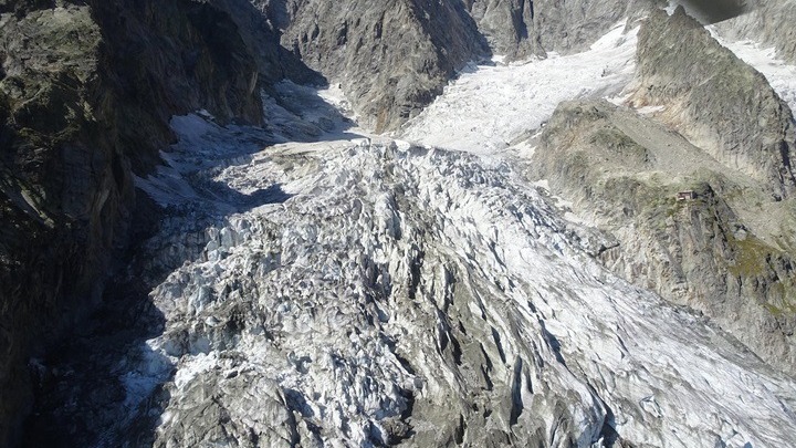 Καταρρέει παγετώνας στις Άλπεις – Εκκενώνονται χωριά