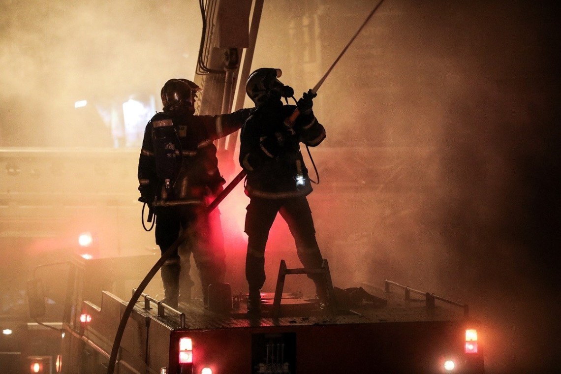 Φωτιά σε νυχτερινό μαγαζί στη Μιχαλακοπούλου