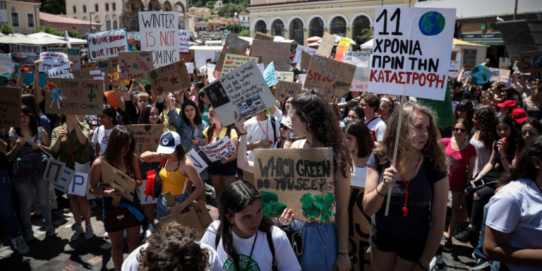 Διαμαρτυρία μαθητών για το περιβάλλον στο Σύνταγμα (pics&vid)