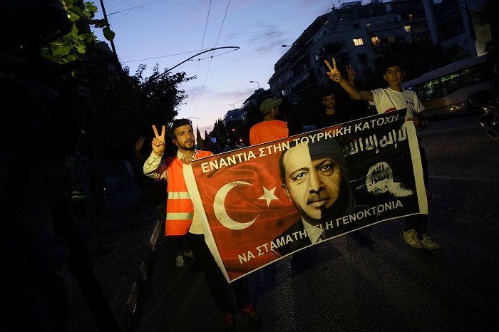 Συγκέντρωση Κούρδων έξω από την τουρκική Πρεσβεία στην Αθήνα (pics)