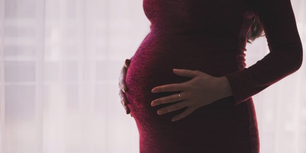 Επίδομα γέννας: Εγκρίθηκε η δαπάνη για την πληρωμή