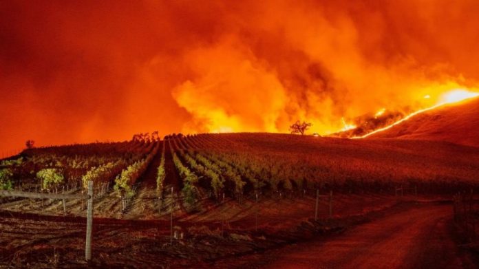 Αυστραλία: Δύο νεκροί από πυρκαγιές που μαίνονται στη χώρα