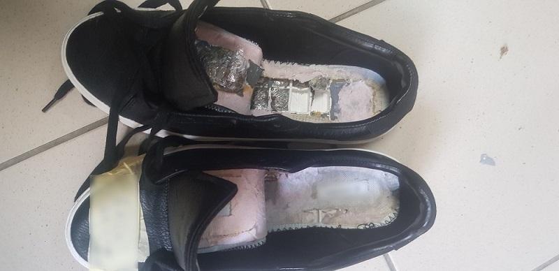 Χανιά: Κρατούμενοι έκρυψαν ναρκωτικά στις σόλες των παπουτσιών (pics)