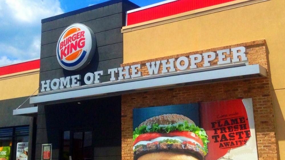 Burger King: Μήνυση γιατί… έψηναν vegan burger μαζί με το κρέας!