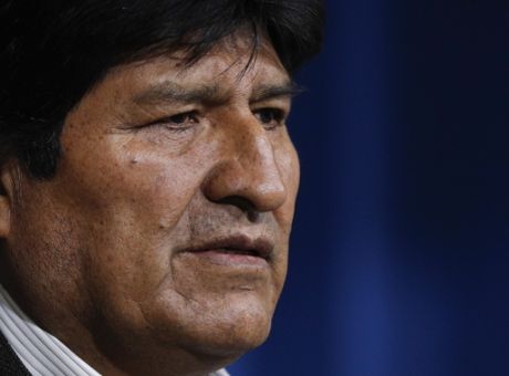 Έβο Μοράλες: Τι ισχύει με το ένταλμα σύλληψης; Χάος στην Βολιβία