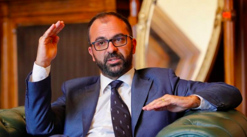 Ιταλία: Παραιτήθηκε ο υπουργός Παιδείας γιατί δεν κατάφερε να εξασφαλίσει τα κονδύλια