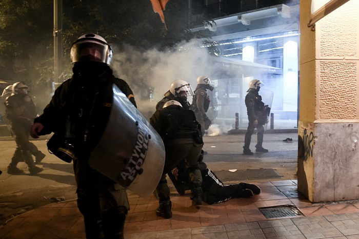 Αθήνα – Θεσσαλονίκη: 163 προσαγωγές και 30 συλλήψεις για τα επεισόδια μετά τις πορείες για τον Α. Γρηγορόπουλο