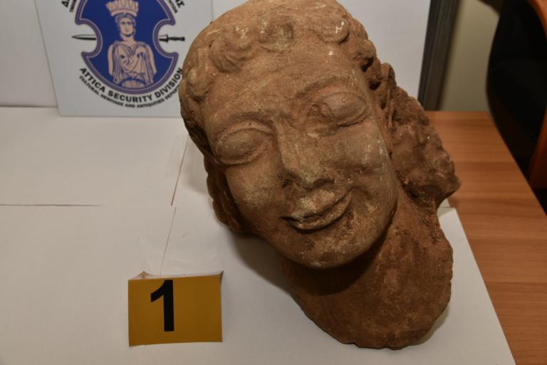 Εντοπίστηκε αρχαία κεφαλή Κούρου: Αρχαιοκάπηλος ήθελε να την πουλήσει 500000 ευρώ