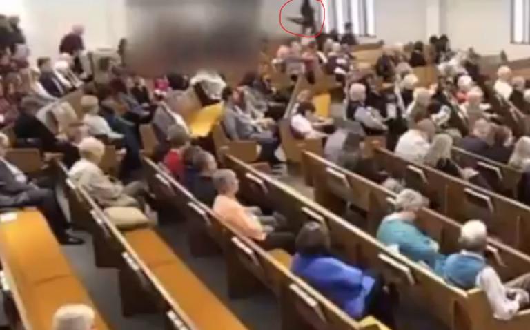 Τέξας: Σκηνές σοκ! Ο δράστης ανοίγει πυρ μέσα στην εκκλησία! video