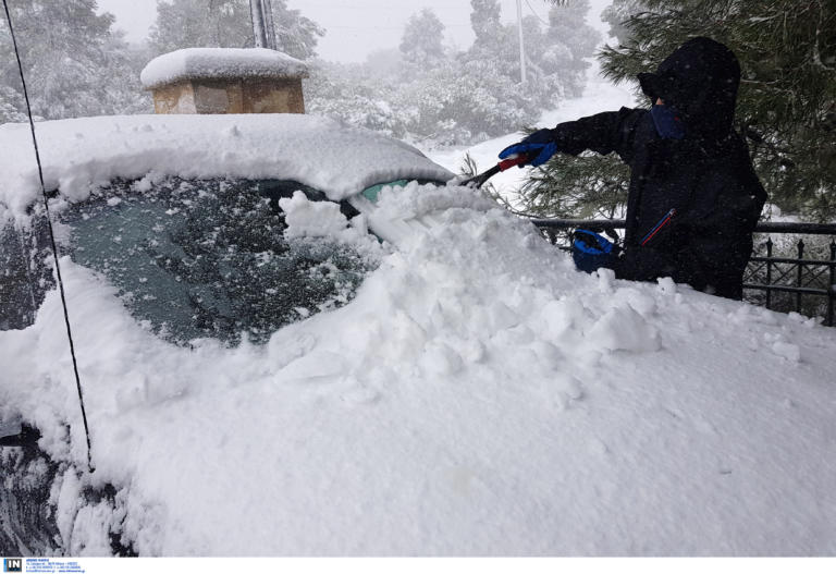 Καιρός: Στην “κατάψυξη” η Ελλάδα! Το χιόνι έκλεισε δρόμους και σχολεία