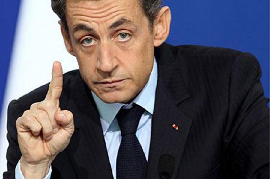 Δημοσκόπηση: Οι Γάλλοι θεωρούν ότι ο Σαρκοζί θα χειριζόταν καλύτερα την κρίση της πανδημίας από τον Μακρόν