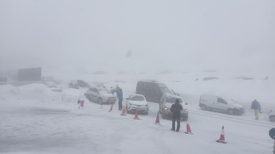 «Ηφαιστίων»: Απαγόρευσαν την είσοδο στο χιονοδρομικό του Παρνασσού λόγω κακοκαιρίας