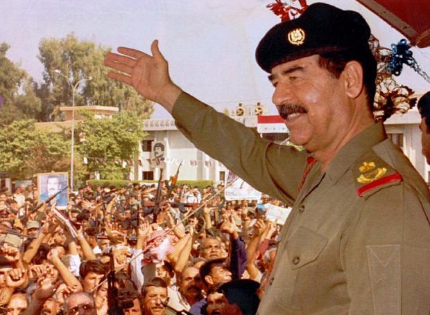 Σαν σήμερα 30 Δεκεμβρίου του 2006: Ο ισχυρός άνδρας του Ιράκ, Σαντάμ Χουσεΐν αφήνει την τελευταία πνοή του στην αγχόνη