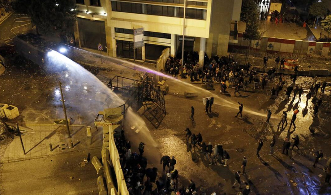 Λίβανος: Συγκρούσεις διαδηλωτών με αστυνομικούς