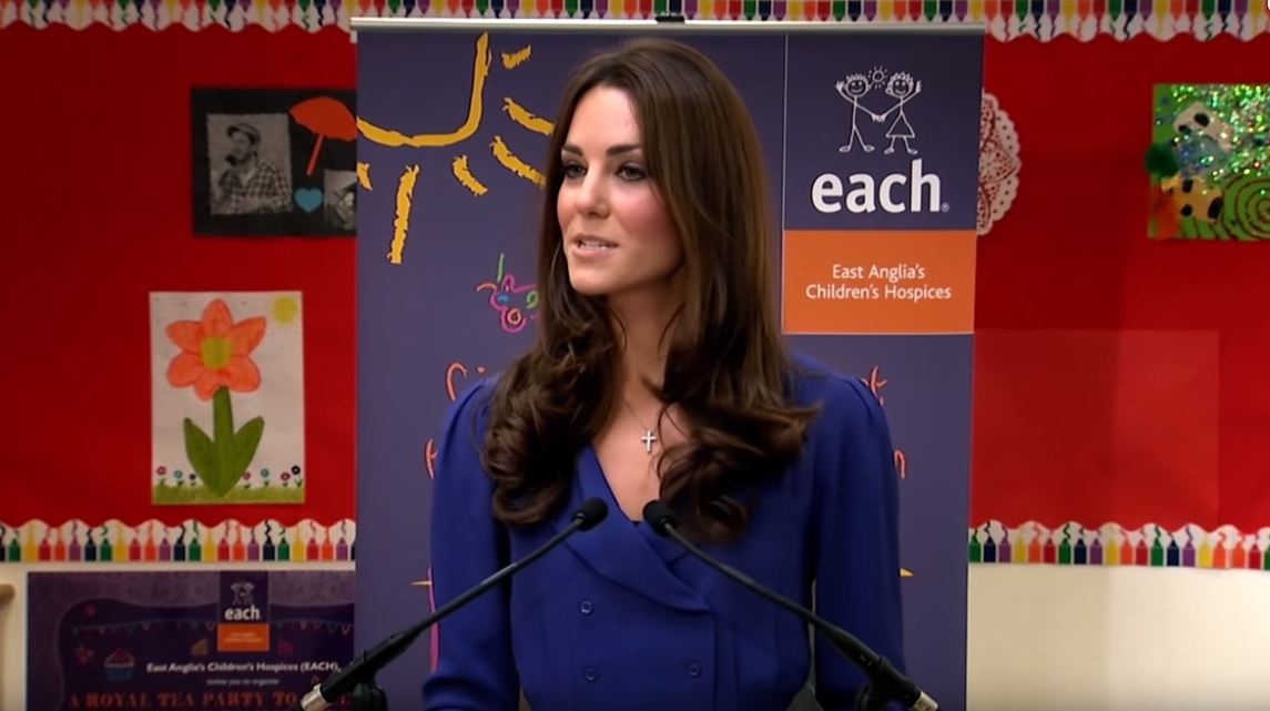 H Kate Middleton φόρεσε ένα φόρεμα του 2015 για να συνομιλήσει στο Zoom