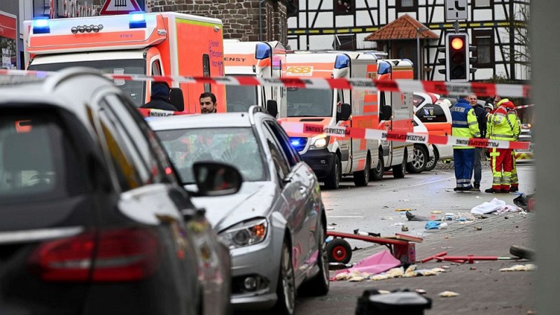 Γερμανία: 60 τραυματίες στο επεισόδιο με το αυτοκίνητο που έπεσε σε καρναβαλιστές