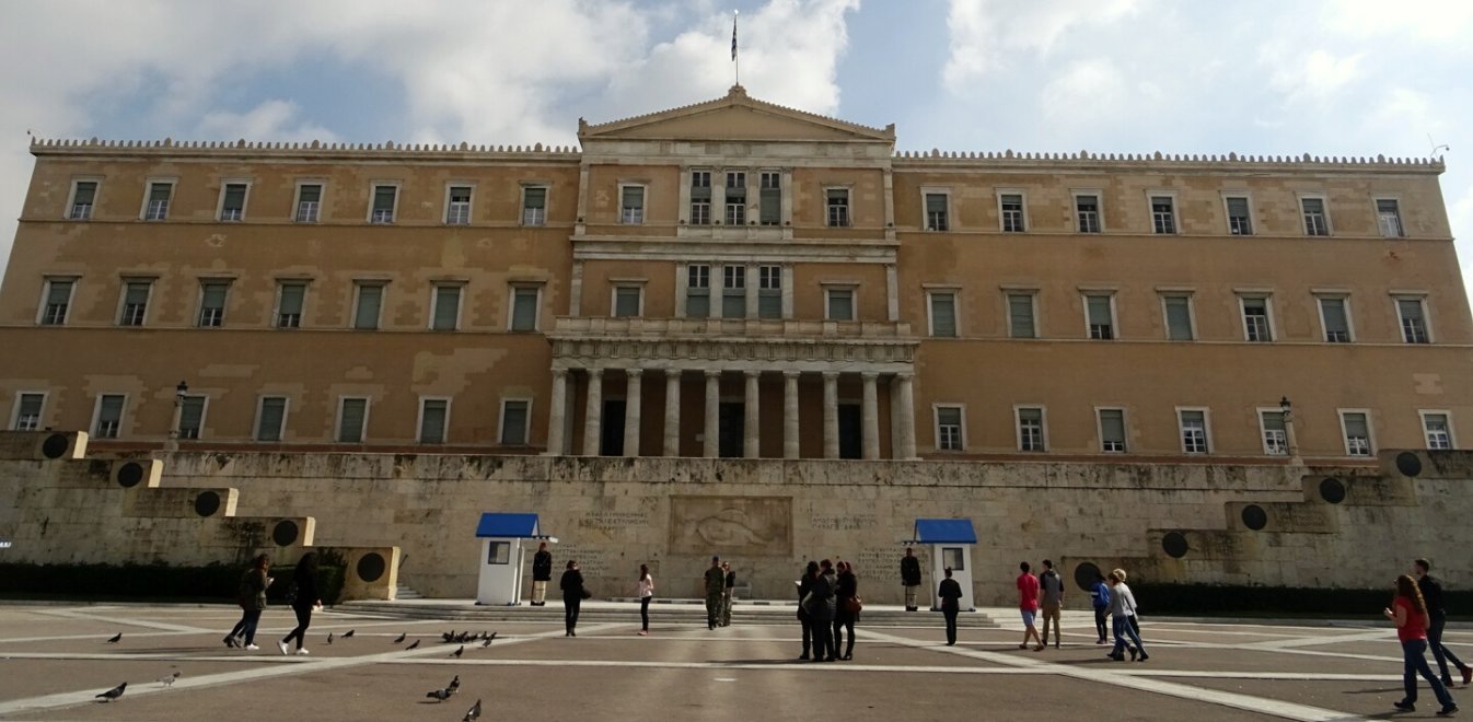 Alert στο ΣΥΡΙΖΑ-Φόβος για προβοκάτσια στη Βουλή