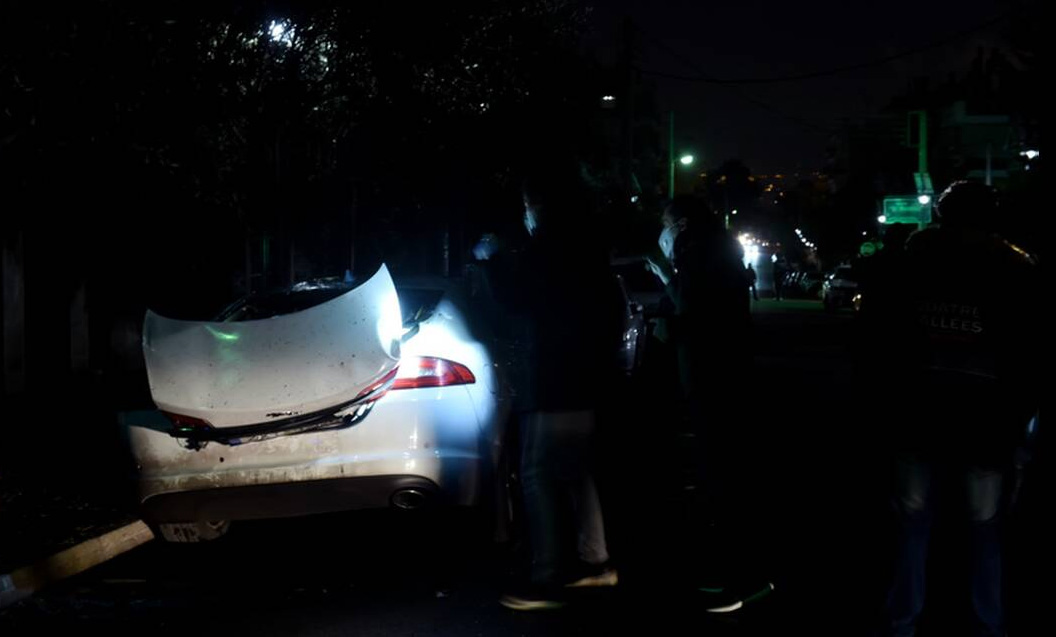 Νίκος Καραμανλής: Οι πρώτες εικόνες από την επίθεση στο αυτοκίνητο του εκδότη