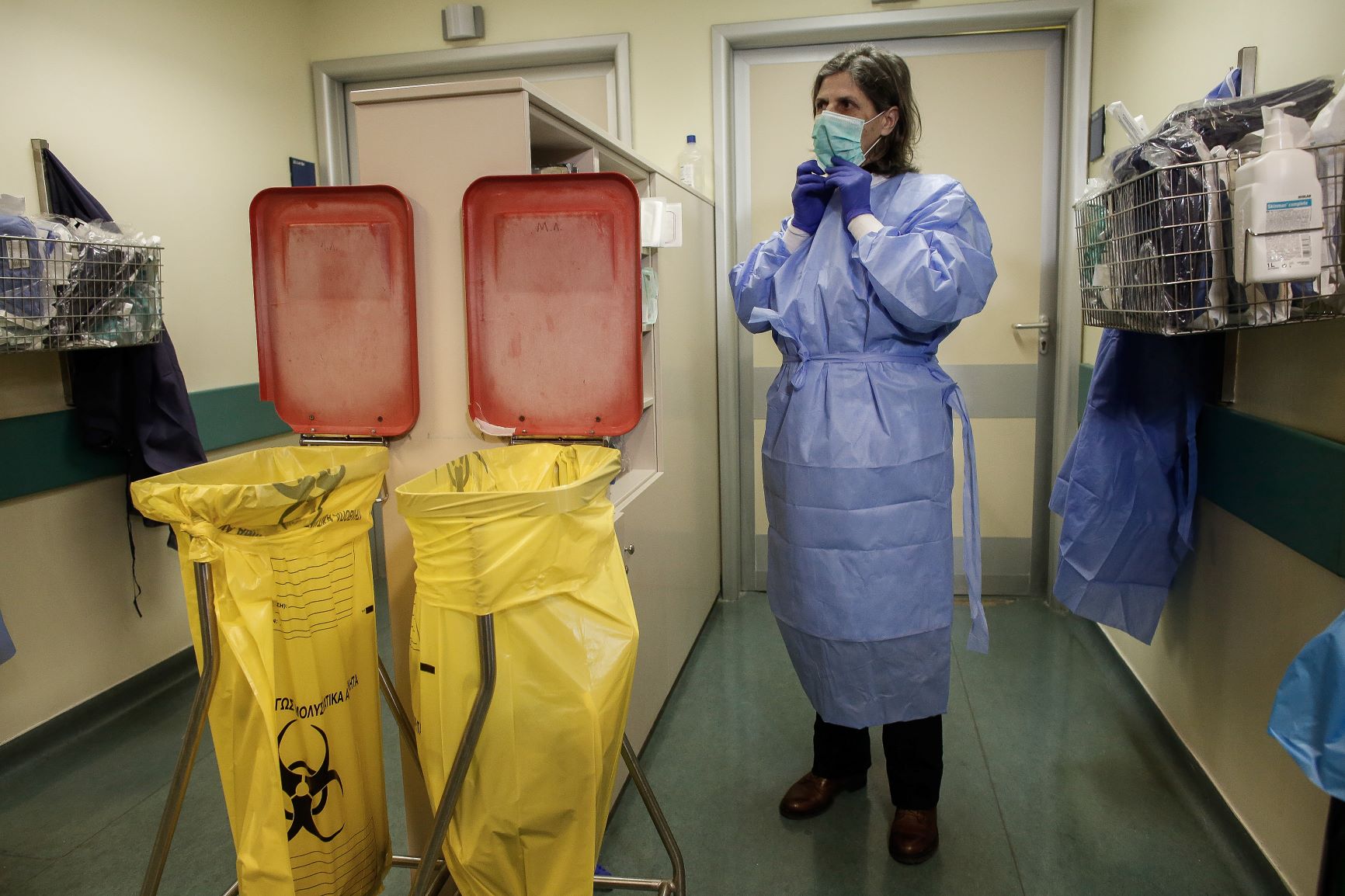 Κορονοϊός: Οι εργαζόμενοι στην καθαριότητα των νοσοκομείων κινδυνεύουν περισσότερο από όλους