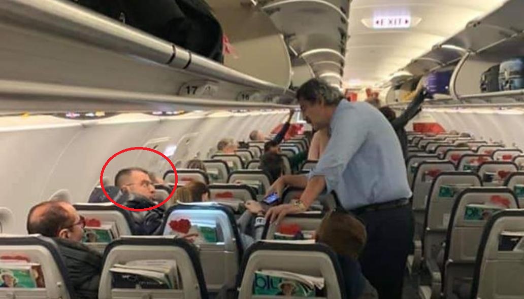 Άγριος καυγάς Πολάκη – Κουρτάκη σε αεροπλάνο: «Πολιτική ντροπή» – «Σίχαμα»