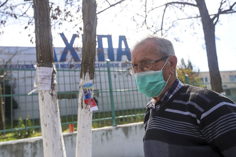 Κοροναϊός: Σε κρίσιμη κατάσταση ο 53χρονος στο ΑΧΕΠΑ