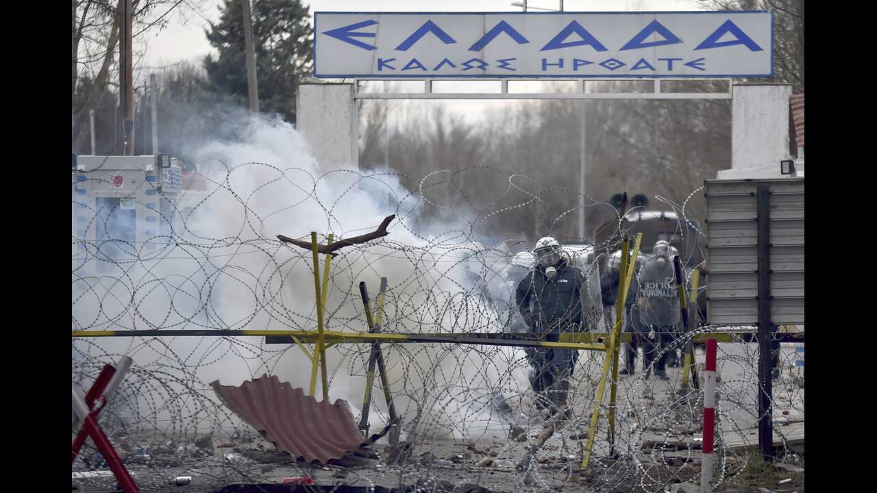 Έβρος: Επεισόδια ξανά στις Καστανιές με χημικά και δακρυγόνα!