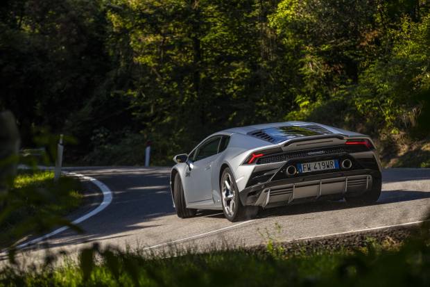 Lamborghini Huracán Evo: Δοκιμάζουμε το… supercar – θεριό! video