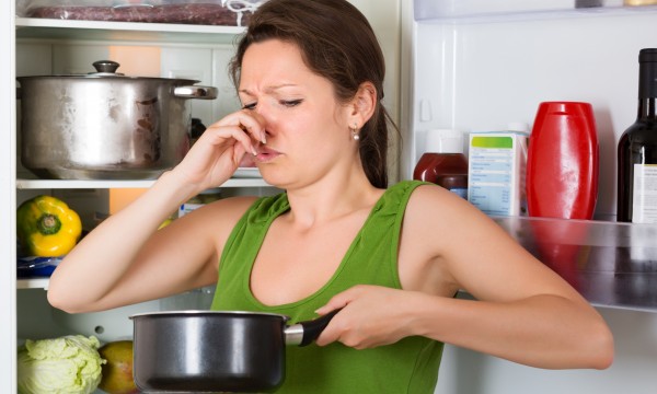 Σπίτι: Διώξτε την άσχημη μυρωδιά από την κουζίνα σε πέντε λεπτά! video