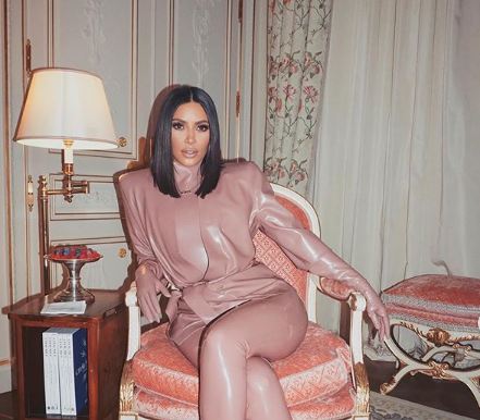 Αυτό είναι το μυστικό της Kim Kardashian για απαλή επιδερμίδα