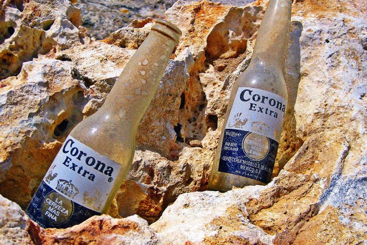 Ο κορονοϊός «χτύπησε» και την Corona – Σταματά προσωρινά η παραγωγή