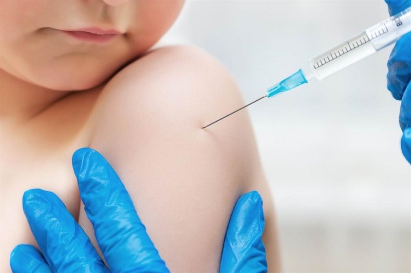 Σοβαρή αλλεργική αντίδραση στο εμβόλιο της Pfizer εμφάνισε υγειονομικός